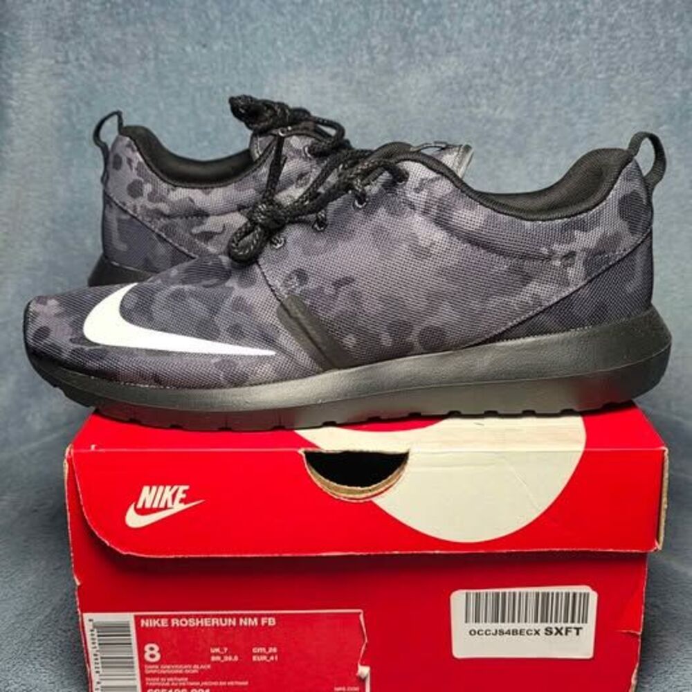 Nike Rosherun NM FB Womens Size 8 Dark Grey/Ivory-Black Camo Sneakers